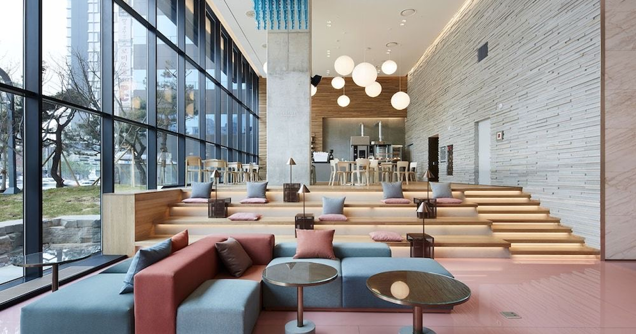 صورة أسفل الصفحة