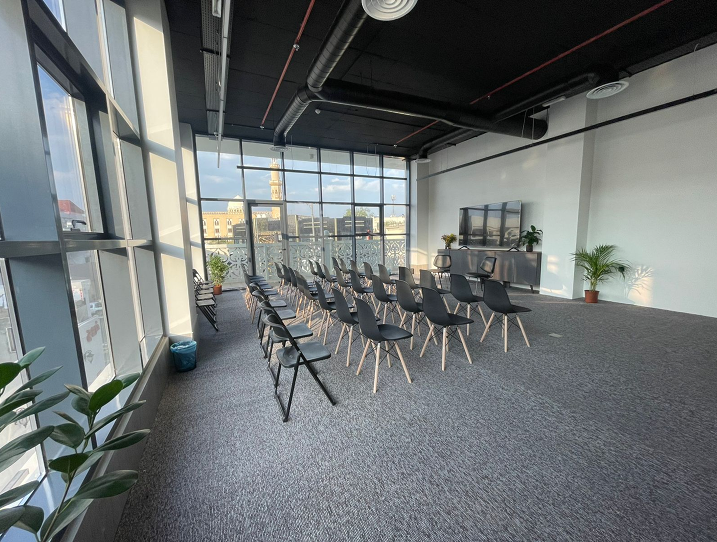 صورة أسفل الصفحة